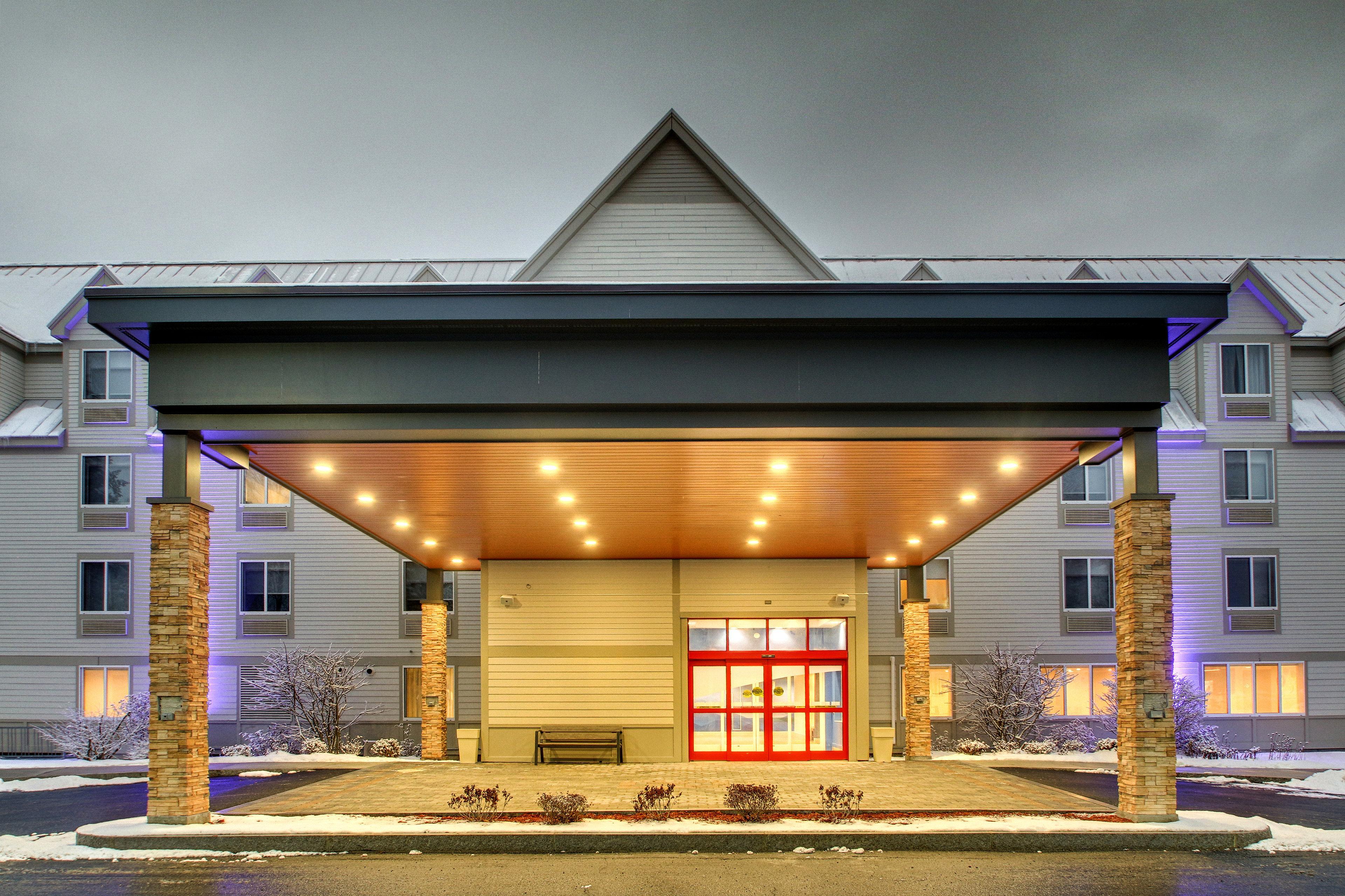 Holiday Inn Express & Suites - Lincoln East - White Mountains By Ihg Exterior foto